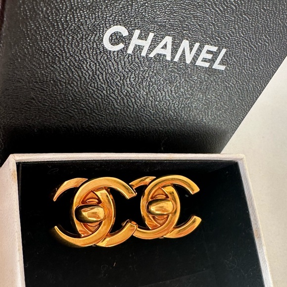 AUTH Chanel CC Turnlock Earrings Clip-On Gold Large - Picture 2 of 5